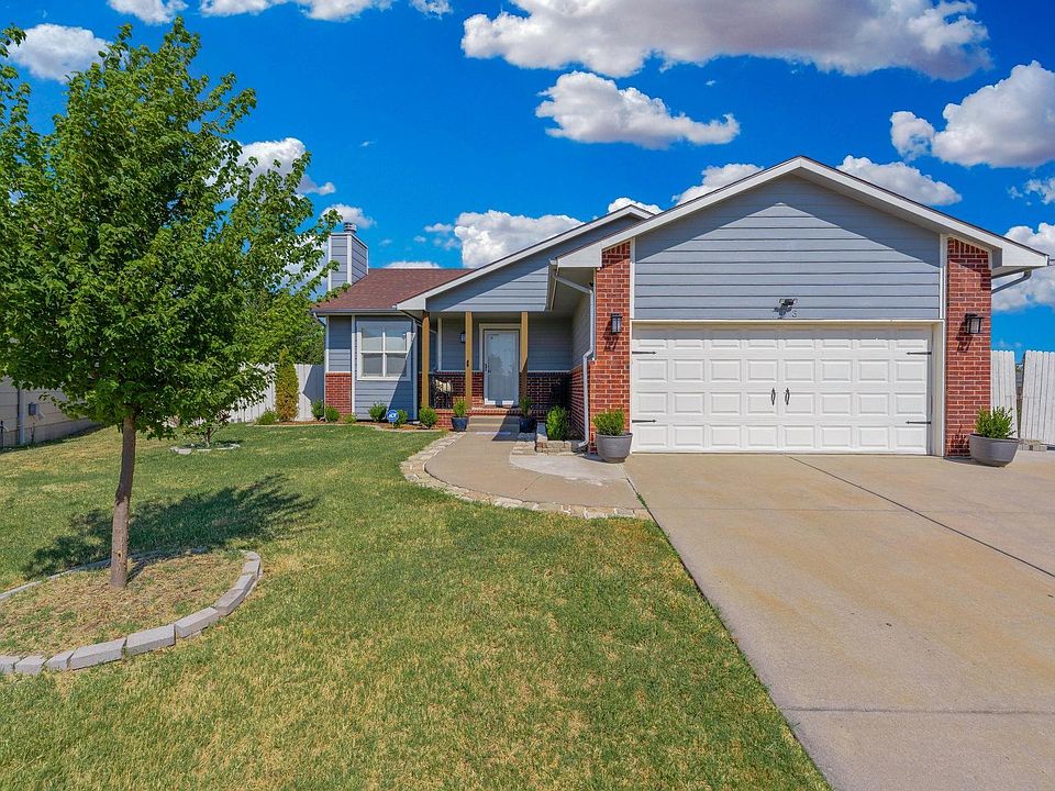 1st image of 703 S Red Oaks Cir