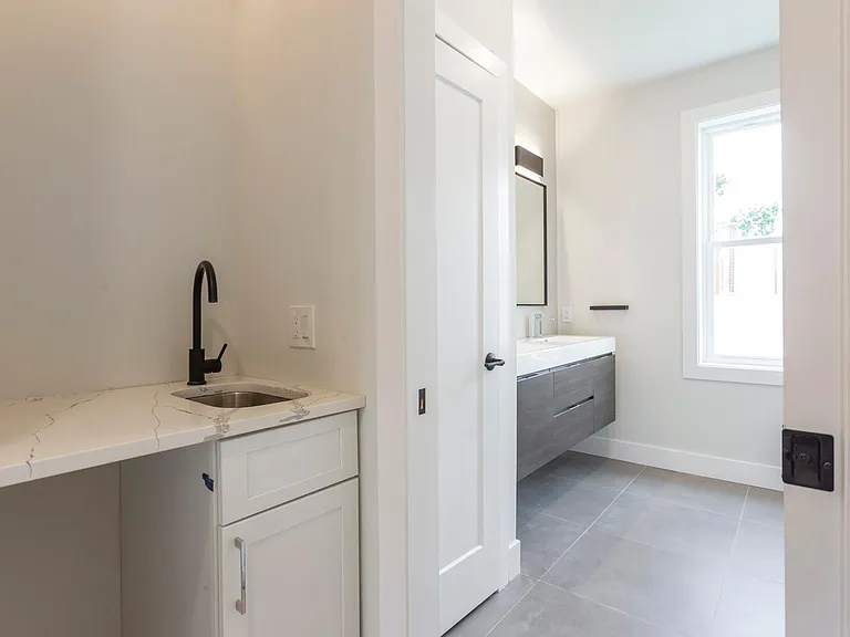 1448 E Wilt St — Photo 26