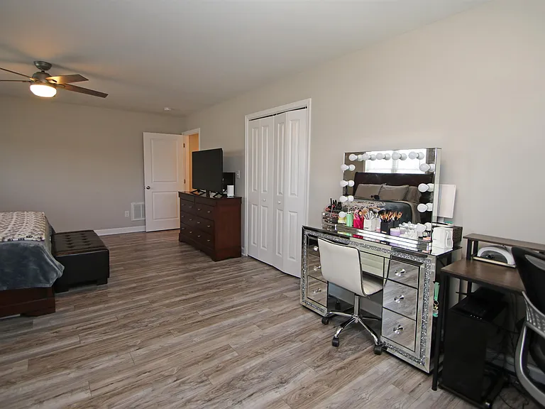 224 Spring Run Ln — Photo 28