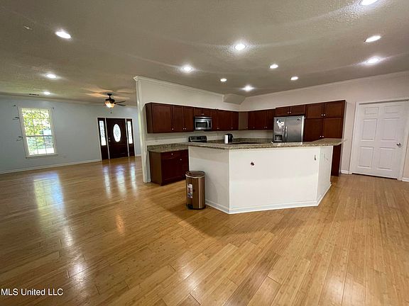 5th image of 8905 Live Oak Ave