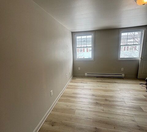 4th image of 428 Cherrydale Ave