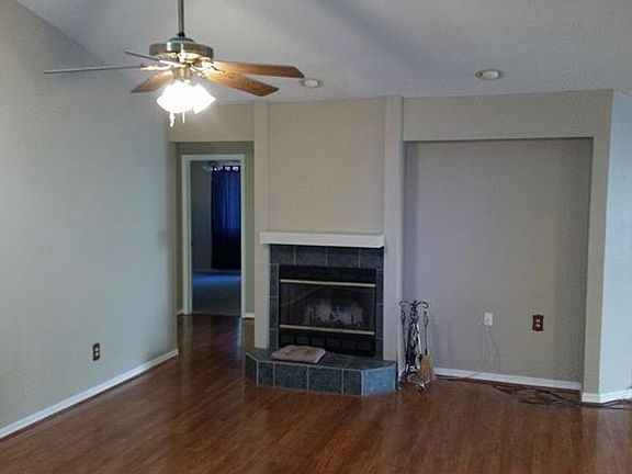 2nd image of 2669 Bellhurst Dr