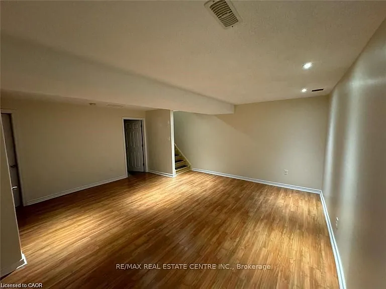 11 Sorrento St — Photo 22