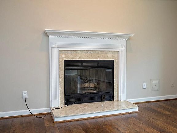 5th image of 2768 Pleasant Acres Dr