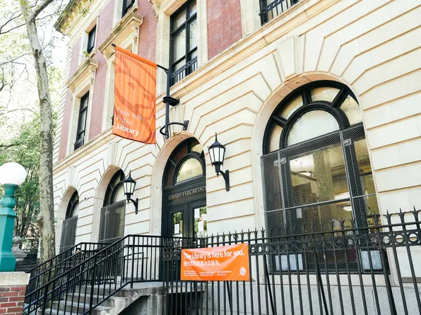 268 East Broadway image 33 of 38