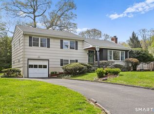 19 Ravenwood Rd, Norwalk, CT 06850