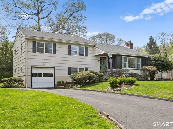 19 Ravenwood Road, Norwalk, CT 06850