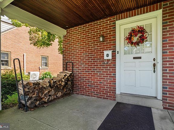 4th image of 1422 Garfield Ave