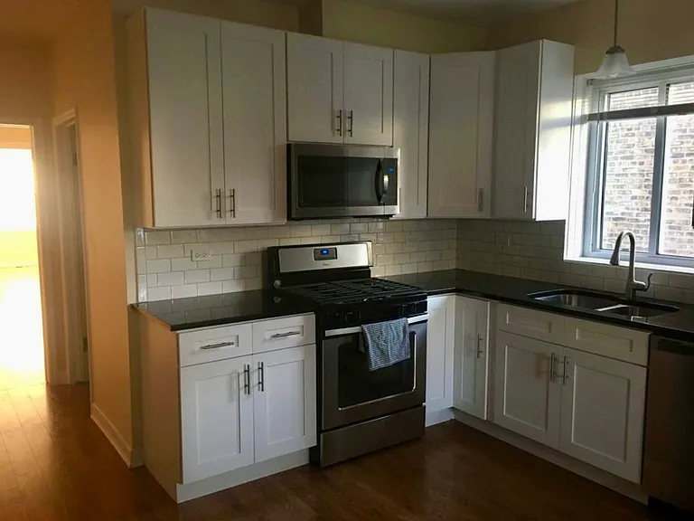 2647 N Harding Ave #1 — Photo 8