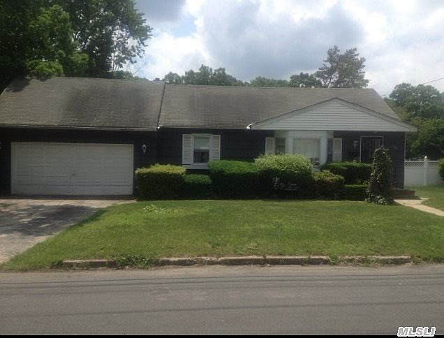 2nd image of 180 Cumberbach St