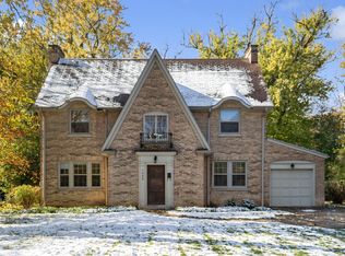 1045 Illinois Rd, Wilmette, IL 60091