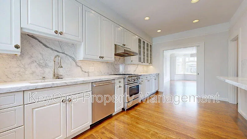 2 bed, 2.0 bath, 1872 sqft, $10,450 — Photo 4