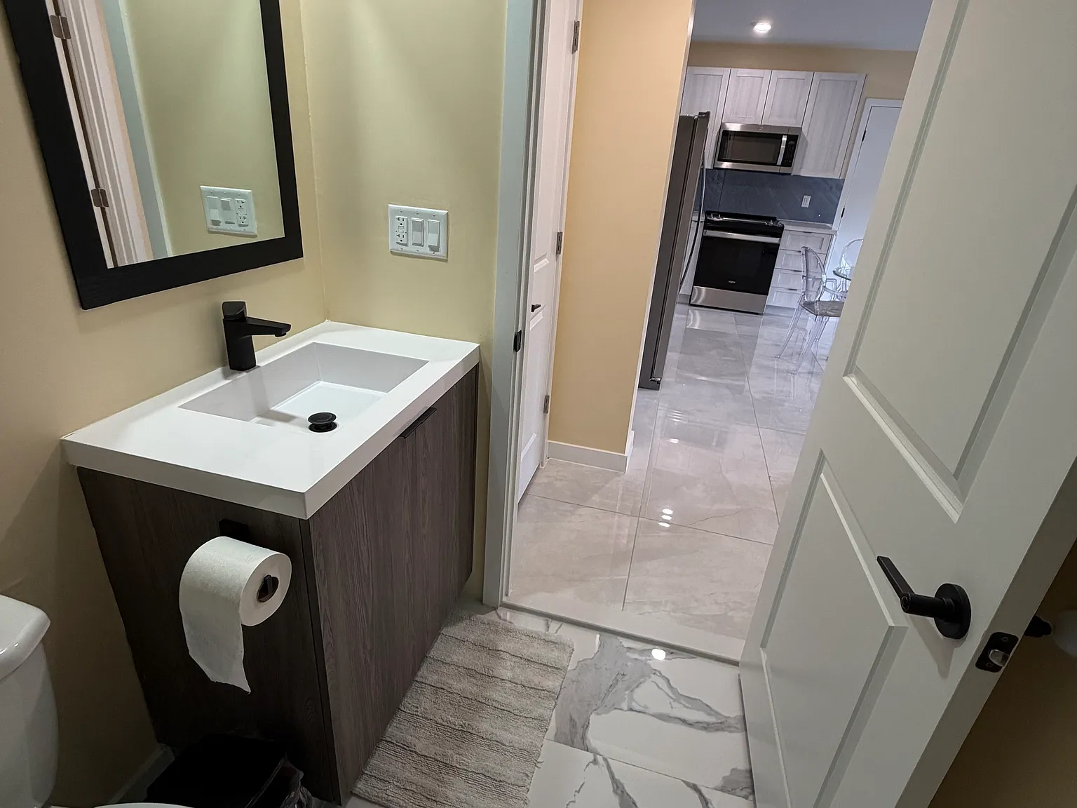 1 bed, 600 sqft, $2,200 — Photo 3