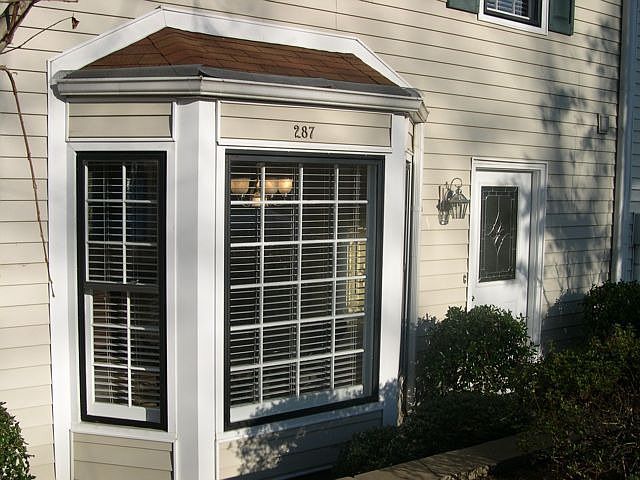 1st image of 287 Shaded Oaks Ln SE