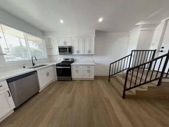 Radford Manor...BE PART Of THE TRENDY VALLEY VILLAGE!! CALL NOW!, 5242 Radford Ave APT 105, Valley Village, CA 91607