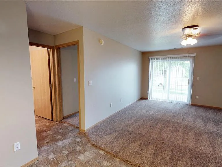 Oakmont Estates — Photo 39
