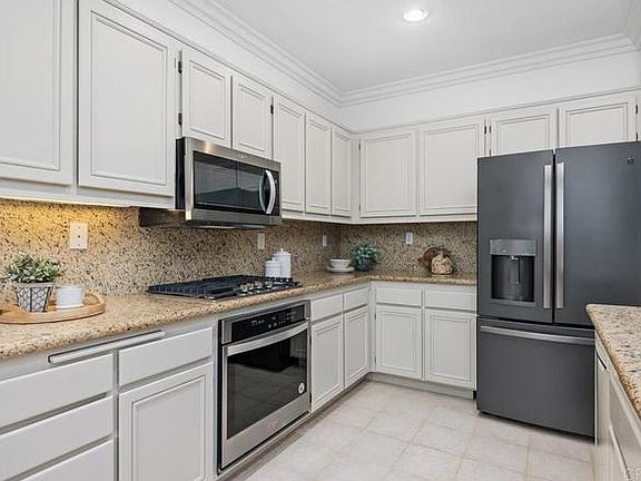 5th image of 7200 Tanager Dr