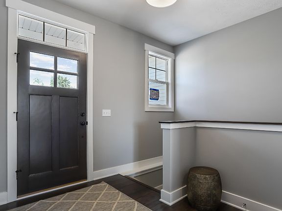 5th image of 7476 Macview Dr #16