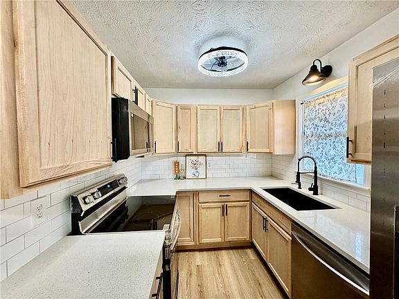 4th image of 5734 Hill Rd