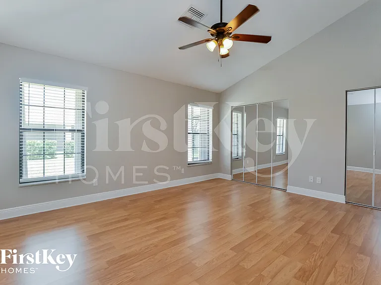 1655 James Cir — Photo 9