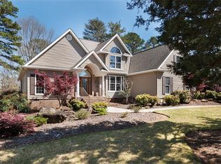 501 Beacon Shores Dr, Seneca, SC 29672