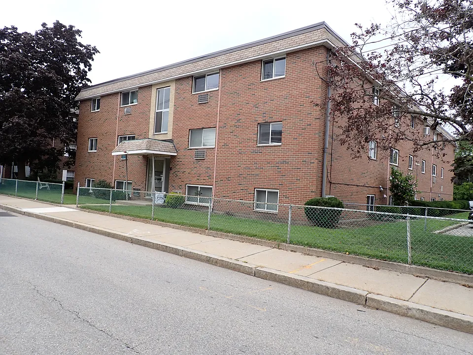 25 Pond St #34