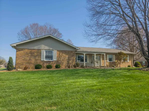 1433 Lisa Ln, Mount Carmel, IL 62863
