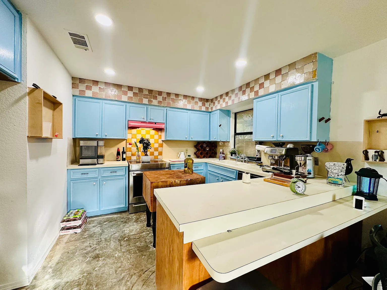 2 bed, 900 sqft, $2,350 — Photo 2