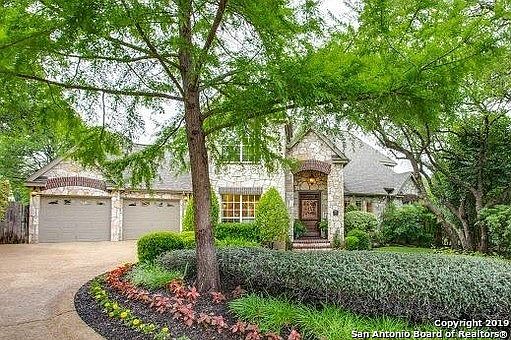 2nd image of 1749 Fox Tree Ln