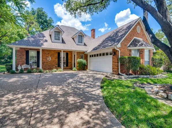 209 Fountain Hills Dr, Garland, TX 75044