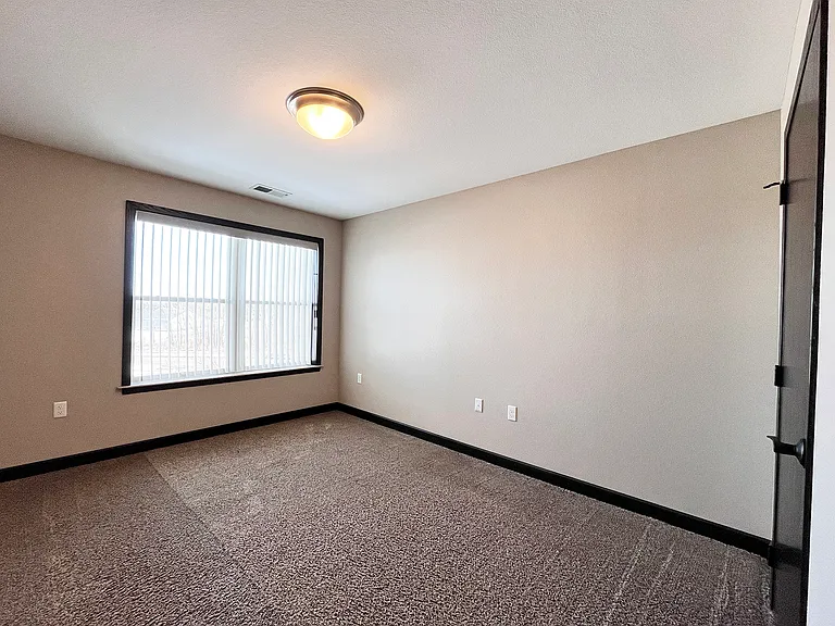 Grand Terrace Apartments — Photo 9