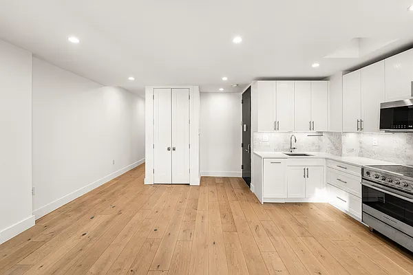 Living room, photo 1