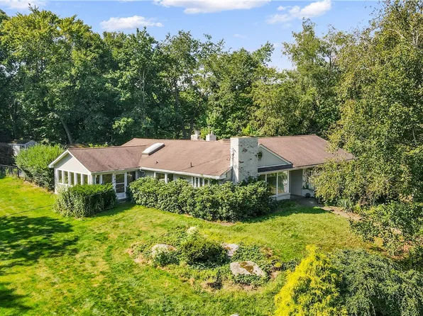 1700 Village Rd, Glenshaw, PA 15116