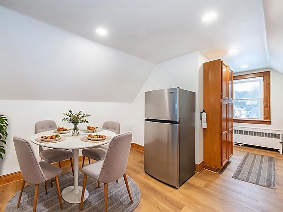 Virtually staged eat-in kitchen