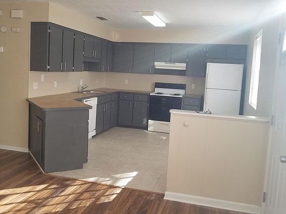4th image of 1065 Stocks St