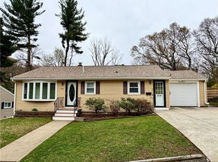 66 Westwood Rd, North Smithfield, RI 02896