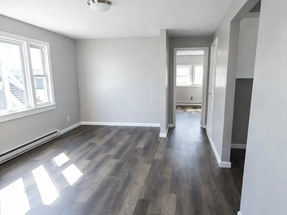 1066 Mary St #3