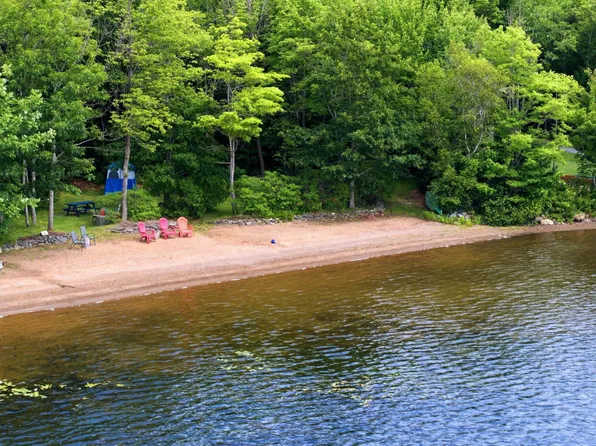 14 Lawrence Robinson Ln, Windsor Junction, NS B2T 1G1
