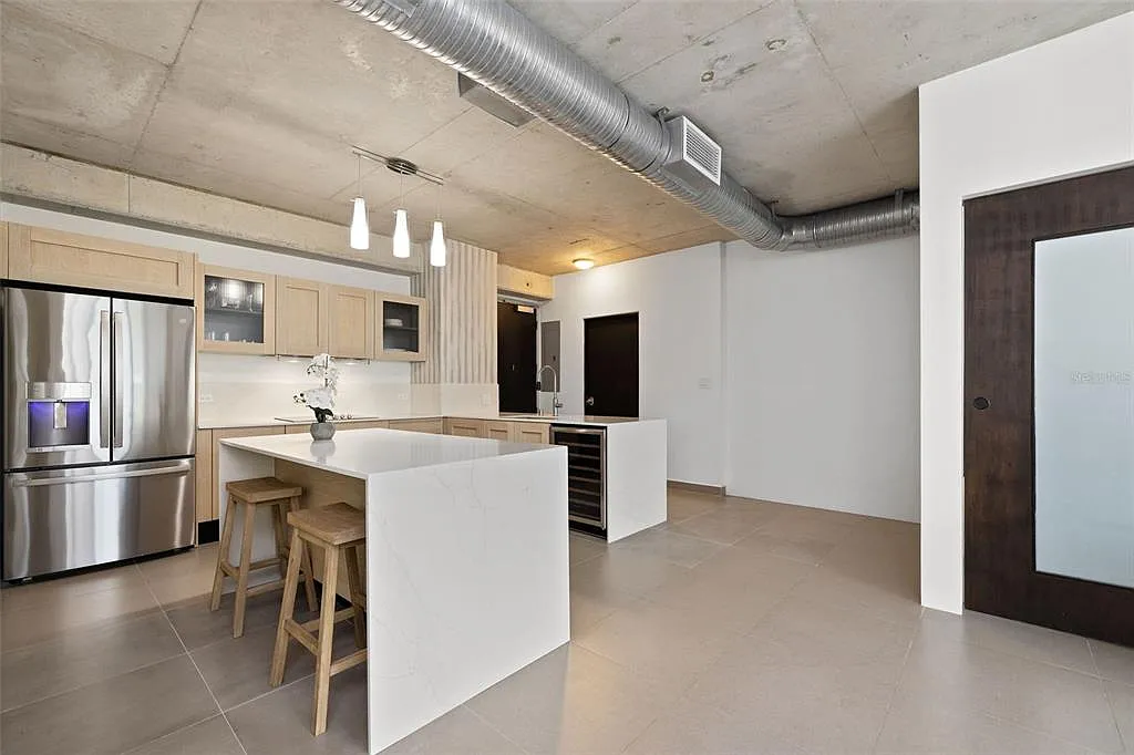 Building Photo - 404 Avenue Constitucion #7