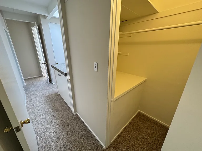 11500 Rochester Ave #11500 — Photo 23