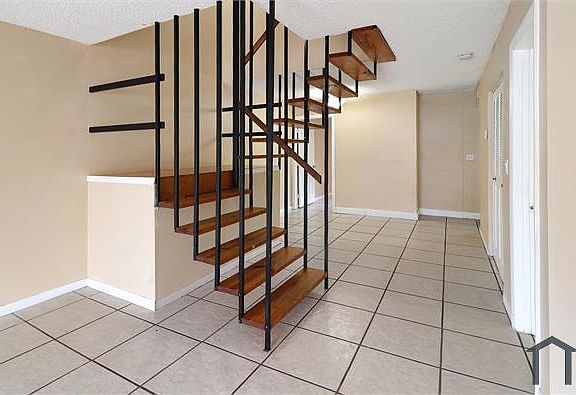 3rd image of 6200 Highland Ct