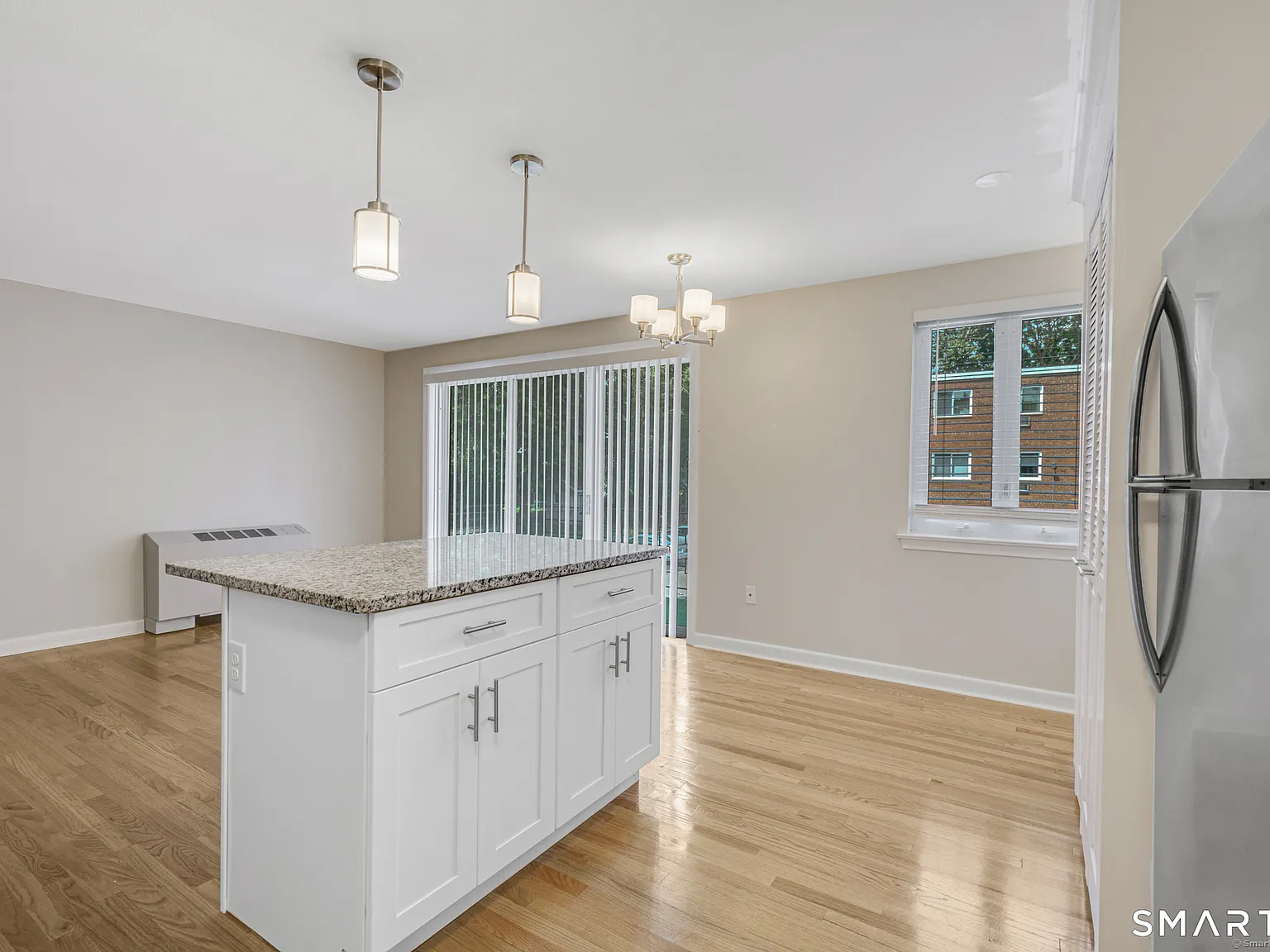 2 bed, 1.5 bath, 1057 sqft, $2,700 — Photo 4