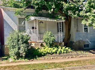 9 Woodland Ave, Saint Catharines, ON L2R5A1