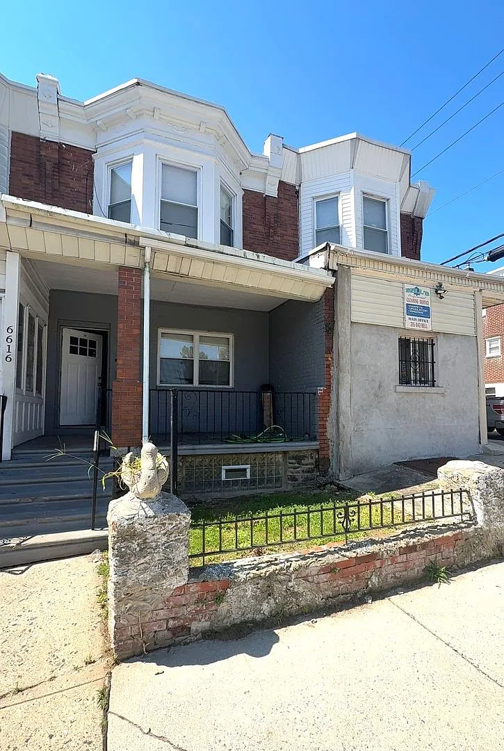 Charming 3-Bedroom Home in East Mount Airy! Available Mid-September! — Photo 2