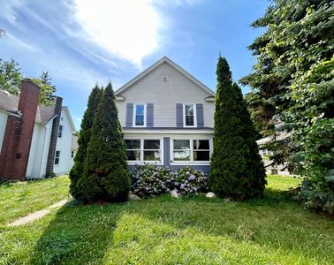 727 Emerald Ave NE, Grand Rapids, MI, 49503