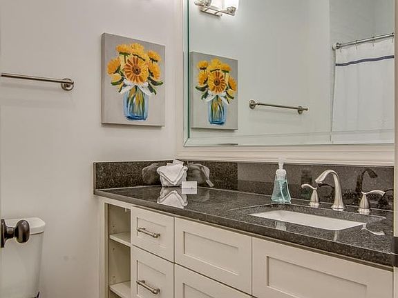 5th image of 2125 Acklen Ave #A