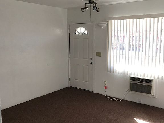 4th image of 2231 N Palm Canyon Dr APT 4