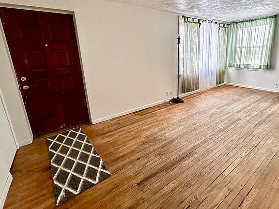 2nd image of 19675 S Oakley Rd