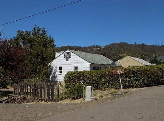 1st image of 504 NE Cummins St