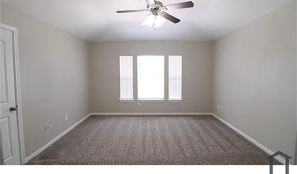 4 bed, 2000 sqft, $2,325 — Photo 4